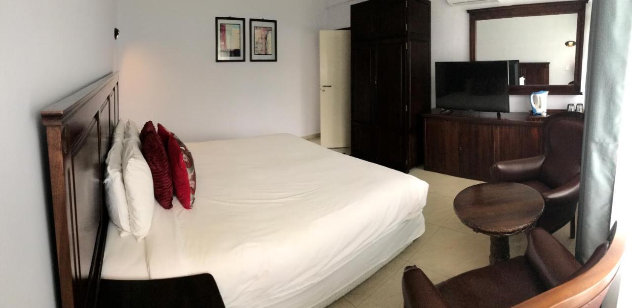 Crescent Lodge ลิฟวิงสโตน ภายนอก รูปภาพ