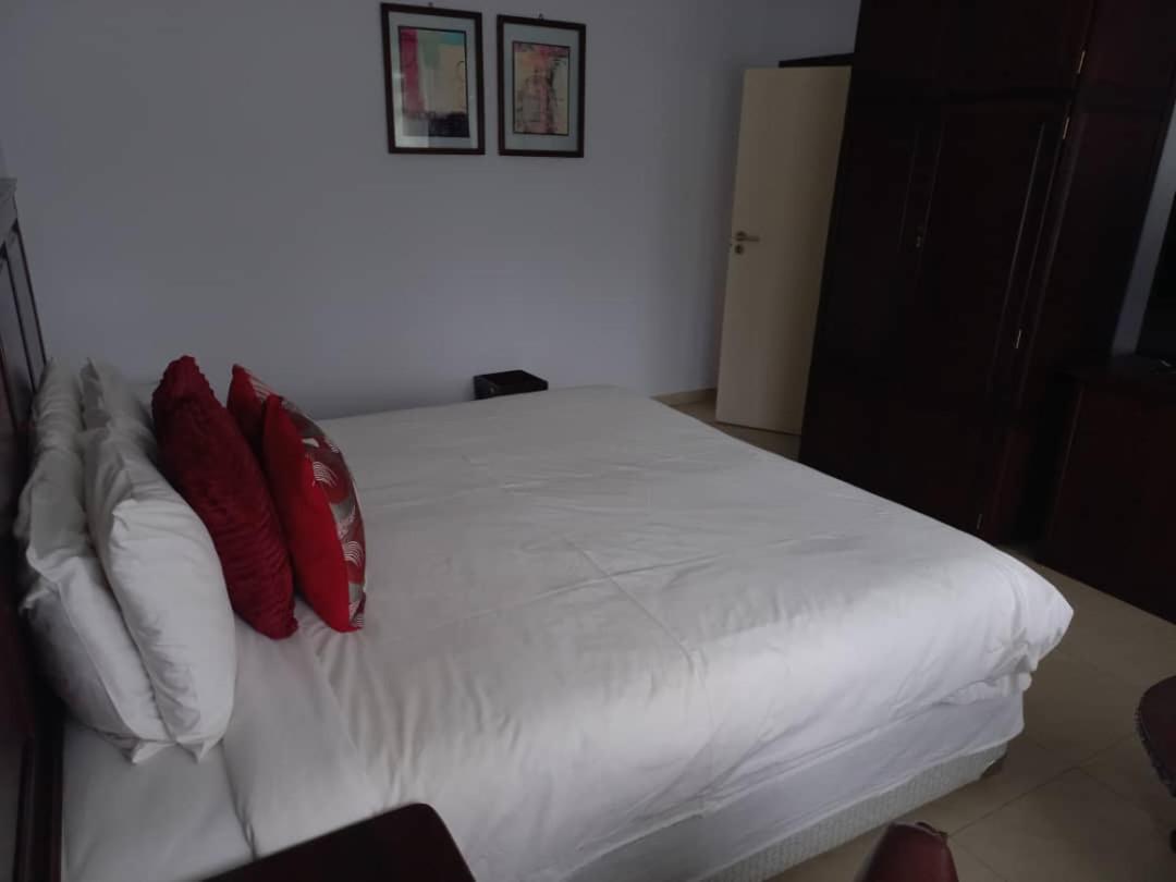 Crescent Lodge ลิฟวิงสโตน ภายนอก รูปภาพ
