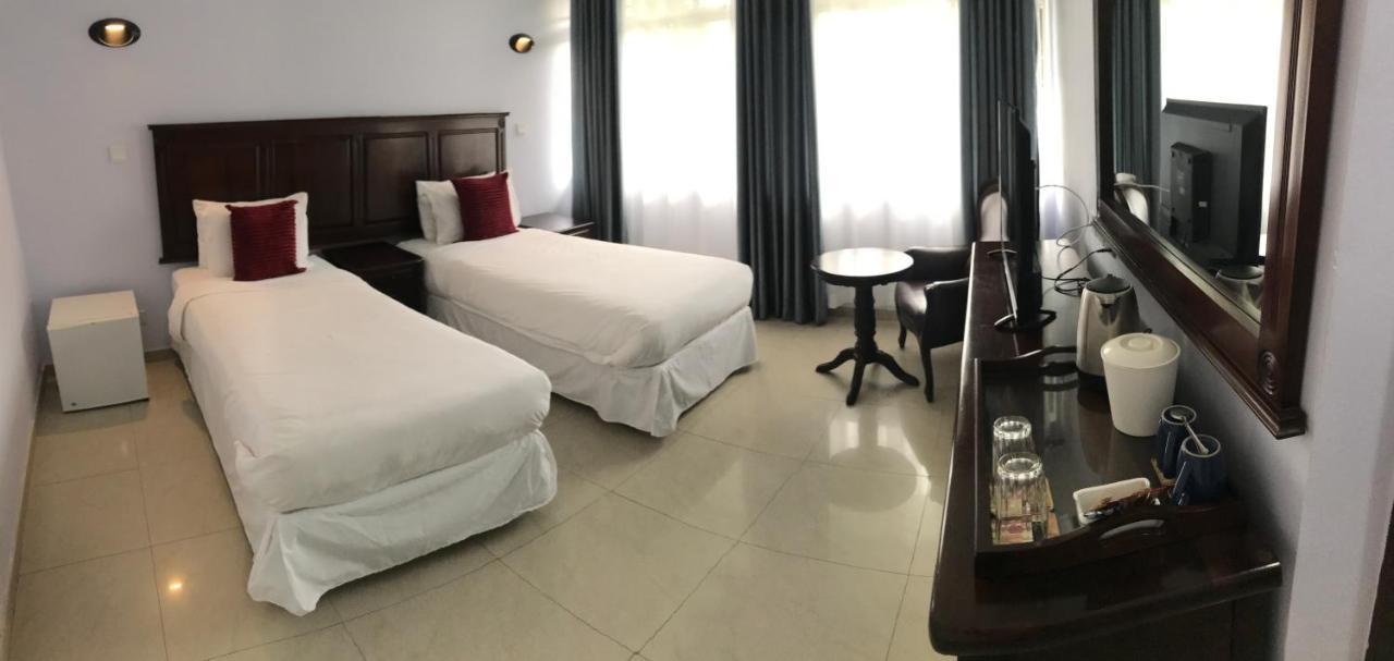 Crescent Lodge ลิฟวิงสโตน ภายนอก รูปภาพ
