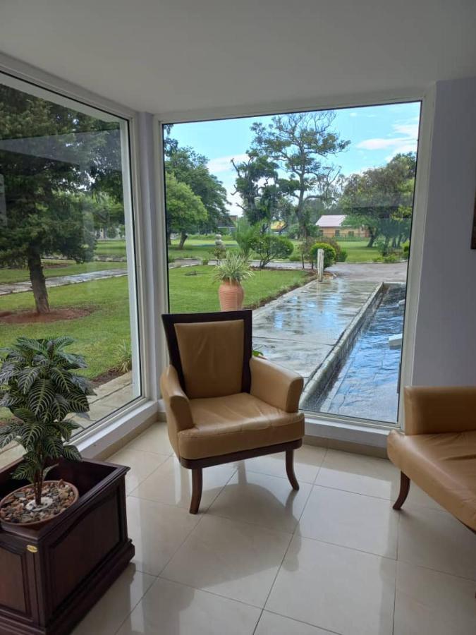 Crescent Lodge ลิฟวิงสโตน ภายนอก รูปภาพ